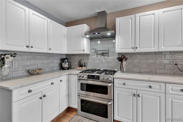 30 Willow Ridge Lane, Lancaster, NY 14086