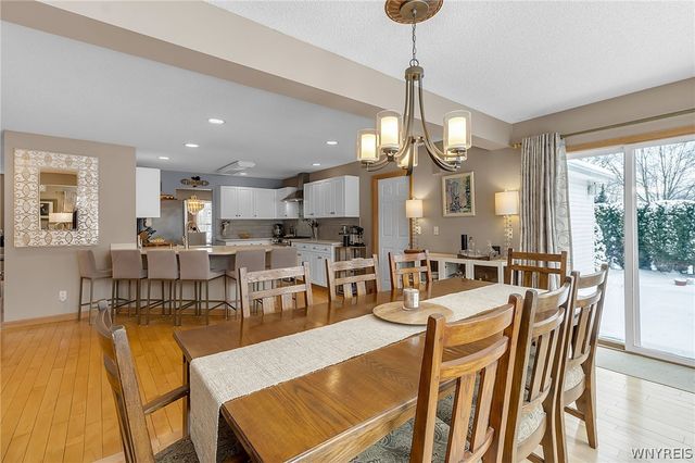 30 Willow Ridge Lane, Lancaster, NY 14086