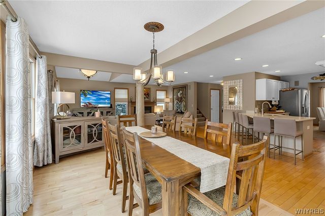 30 Willow Ridge Lane, Lancaster, NY 14086