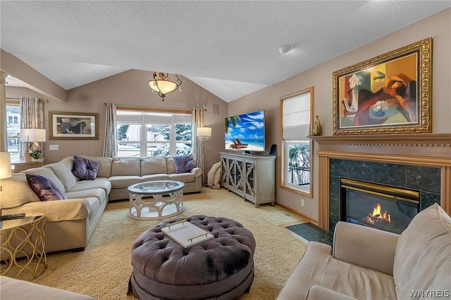 30 Willow Ridge Lane, Lancaster, NY 14086