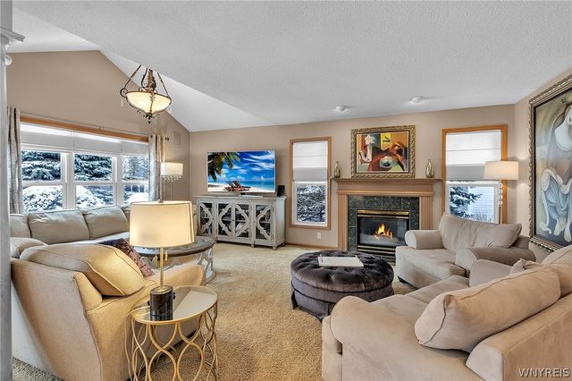 30 Willow Ridge Lane, Lancaster, NY 14086