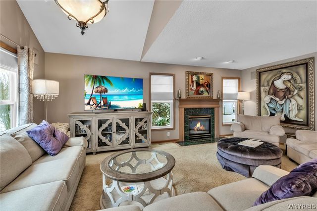 30 Willow Ridge Lane, Lancaster, NY 14086