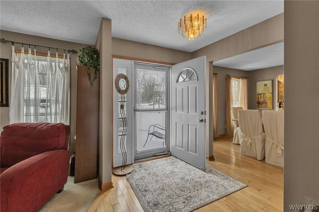 30 Willow Ridge Lane, Lancaster, NY 14086