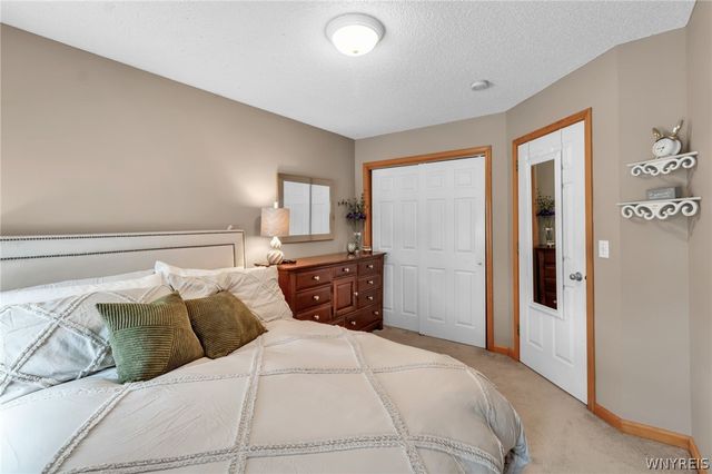 30 Willow Ridge Lane, Lancaster, NY 14086