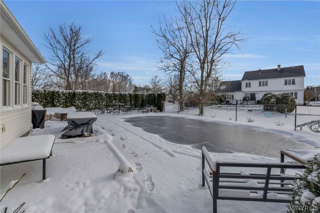 30 Willow Ridge Lane, Lancaster, NY 14086