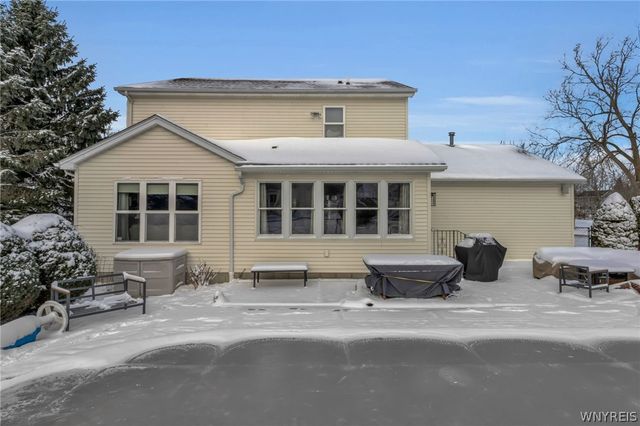 30 Willow Ridge Lane, Lancaster, NY 14086