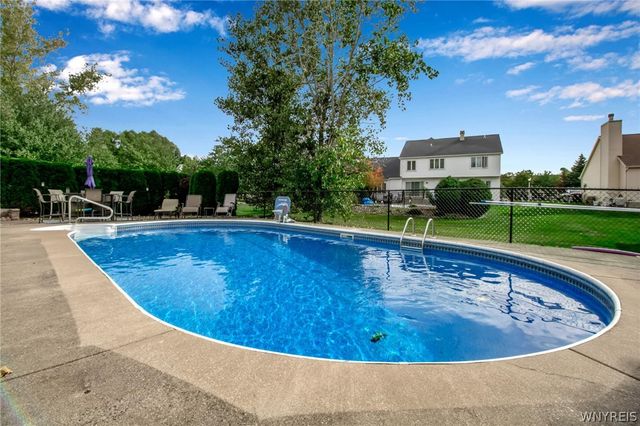 30 Willow Ridge Lane, Lancaster, NY 14086