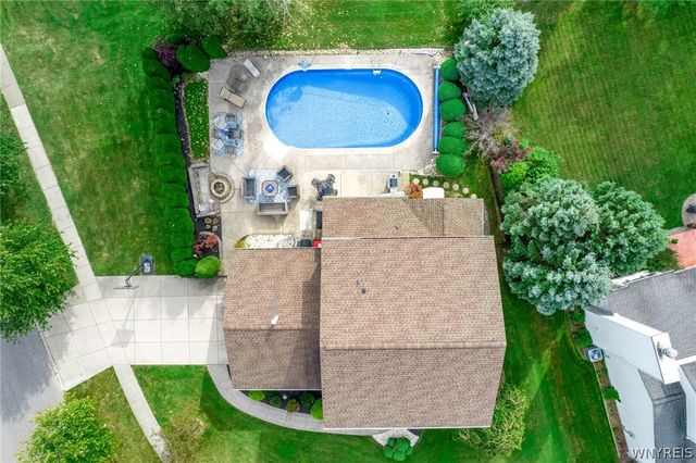 30 Willow Ridge Lane, Lancaster, NY 14086