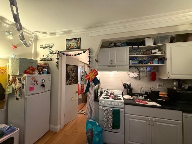 56 Commonwealth Ave 22, Boston, MA 02116