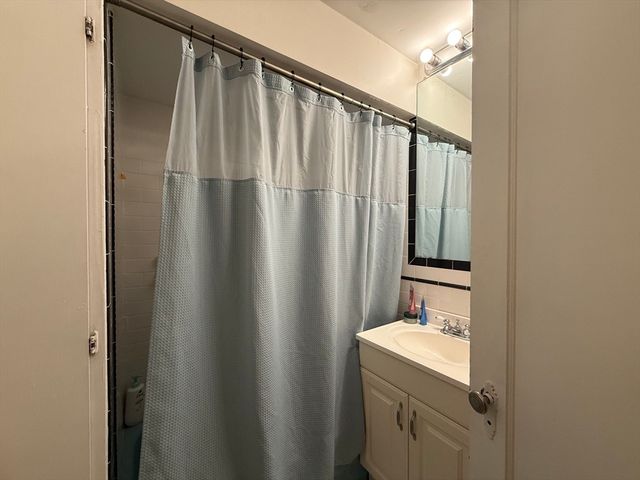 56 Commonwealth Ave 22, Boston, MA 02116