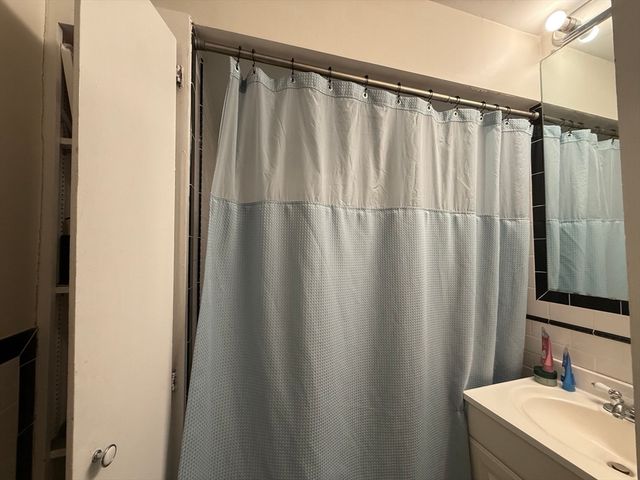 56 Commonwealth Ave 22, Boston, MA 02116