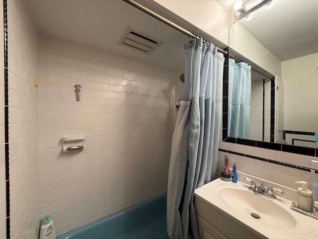 56 Commonwealth Ave 22, Boston, MA 02116