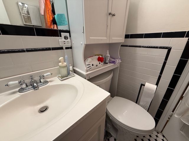 56 Commonwealth Ave 22, Boston, MA 02116