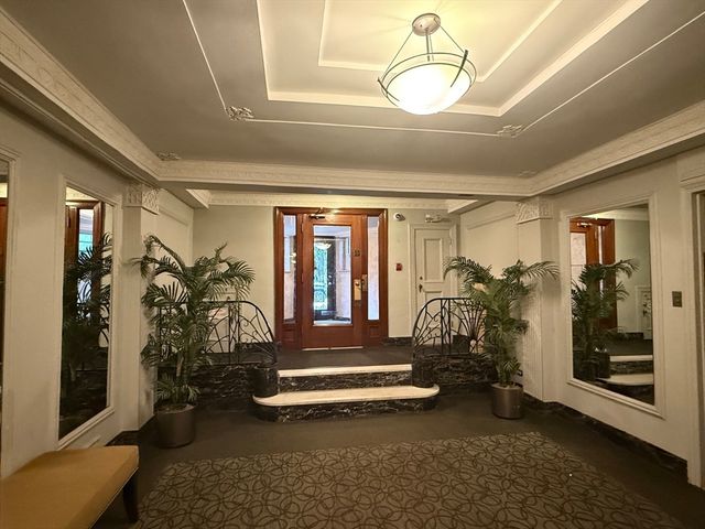 56 Commonwealth Ave 22, Boston, MA 02116