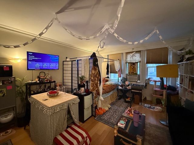 56 Commonwealth Ave 22, Boston, MA 02116
