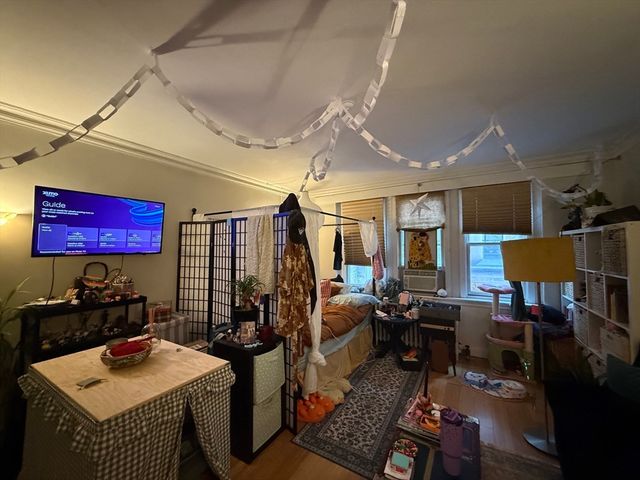 56 Commonwealth Ave 22, Boston, MA 02116