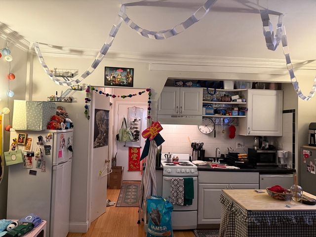 56 Commonwealth Ave 22, Boston, MA 02116