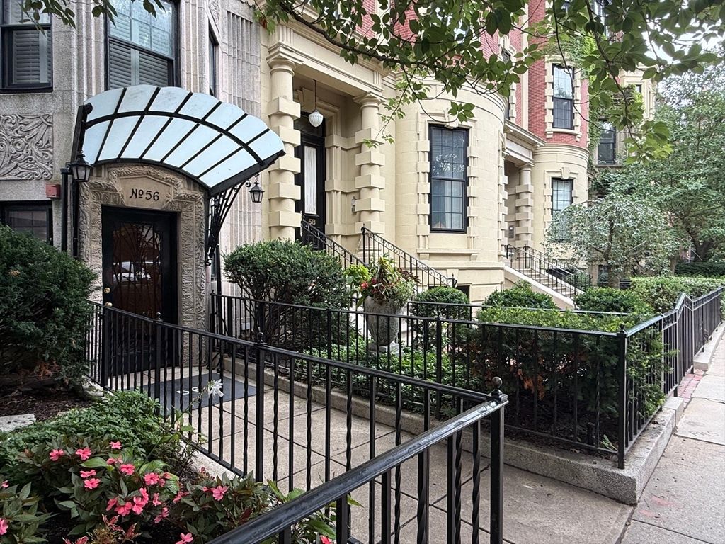 56 Commonwealth Ave 22, Boston, MA 02116