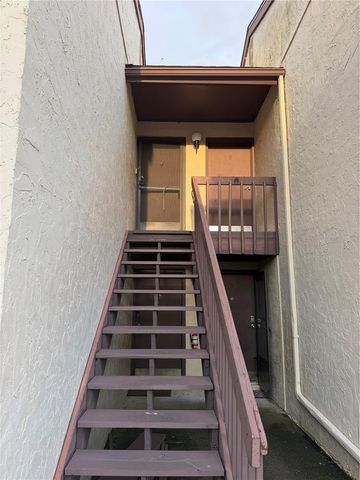 2716 HIDDEN LAKE BOULEVARD C, Sarasota, FL 34237