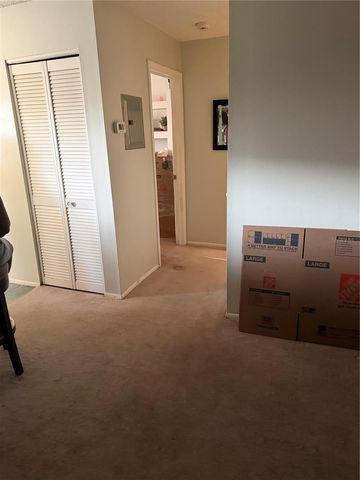 2716 HIDDEN LAKE BOULEVARD C, Sarasota, FL 34237