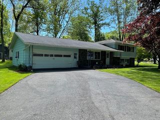 15 Bright Oaks Drive, Chili, NY 14624