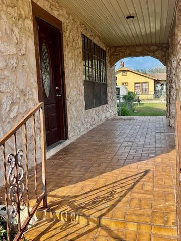 712 S Illinois Avenue, Weslaco, TX 78596