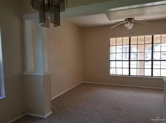 712 S Illinois Avenue, Weslaco, TX 78596