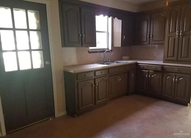 712 S Illinois Avenue, Weslaco, TX 78596
