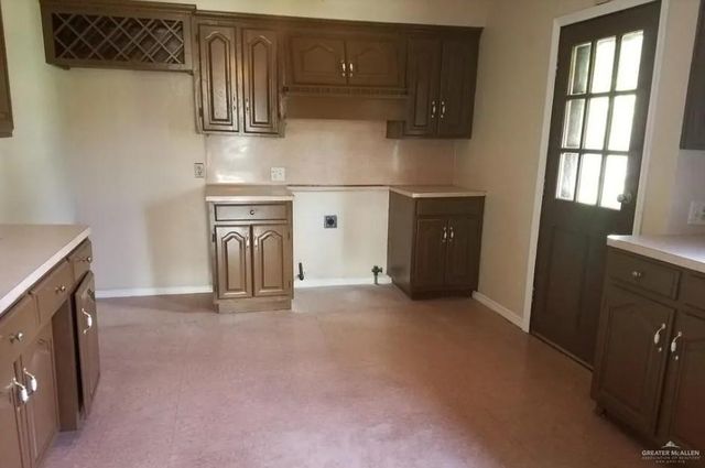 712 S Illinois Avenue, Weslaco, TX 78596