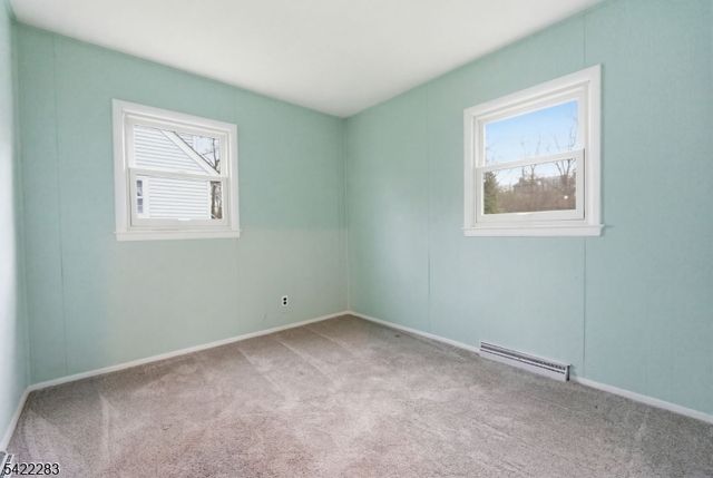 52 Red Twig Trl, Bloomingdale Boro, NJ 07403