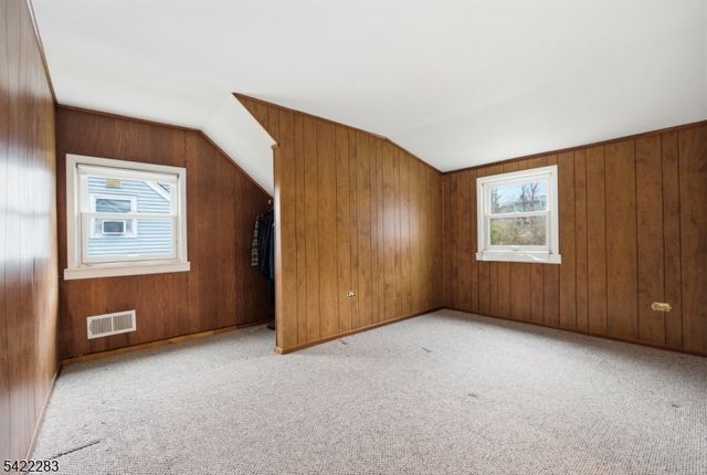 52 Red Twig Trl, Bloomingdale Boro, NJ 07403