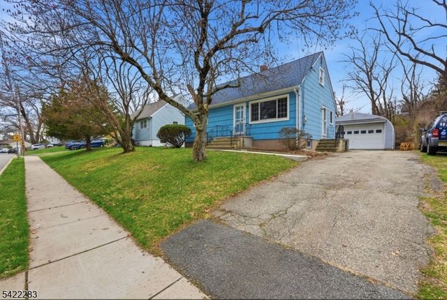 52 Red Twig Trl, Bloomingdale Boro, NJ 07403