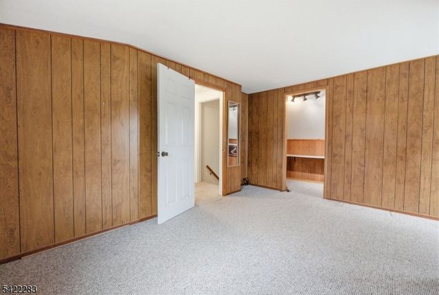 52 Red Twig Trl, Bloomingdale Boro, NJ 07403