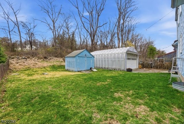 52 Red Twig Trl, Bloomingdale Boro, NJ 07403