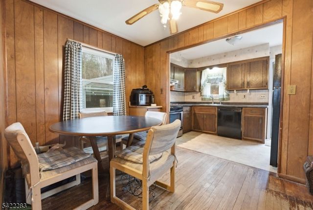 52 Red Twig Trl, Bloomingdale Boro, NJ 07403