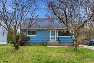 52 Red Twig Trl, Bloomingdale Boro, NJ 07403