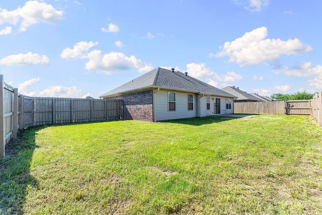 3115 S I Street, Rogers, AR 72758