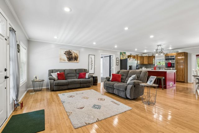 698 Tooley Branch Rd, Westmoreland, TN 37186