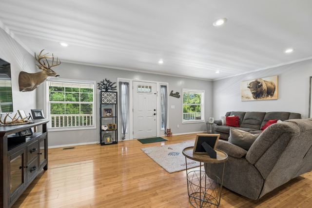698 Tooley Branch Rd, Westmoreland, TN 37186