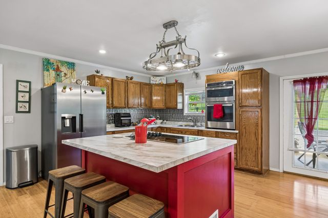 698 Tooley Branch Rd, Westmoreland, TN 37186