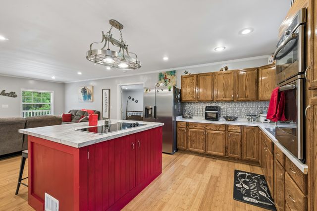 698 Tooley Branch Rd, Westmoreland, TN 37186