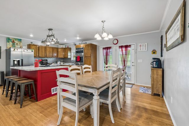 698 Tooley Branch Rd, Westmoreland, TN 37186