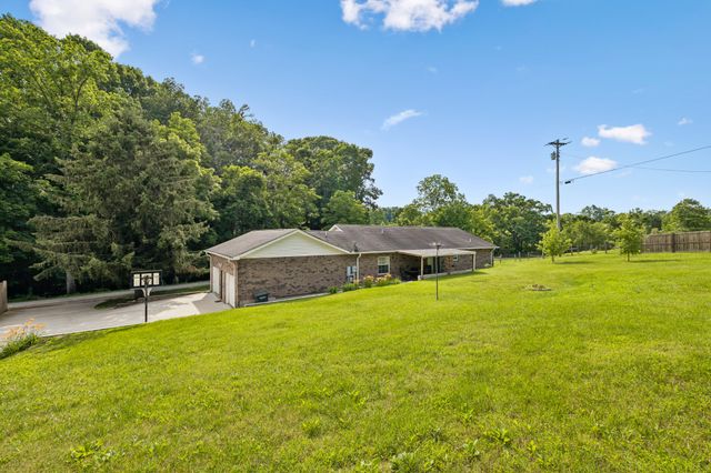 698 Tooley Branch Rd, Westmoreland, TN 37186