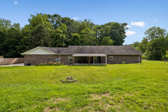 698 Tooley Branch Rd, Westmoreland, TN 37186