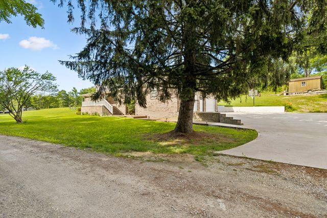 698 Tooley Branch Rd, Westmoreland, TN 37186