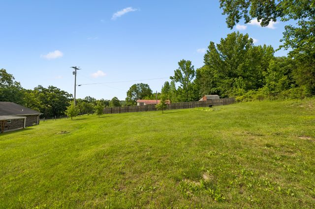 698 Tooley Branch Rd, Westmoreland, TN 37186