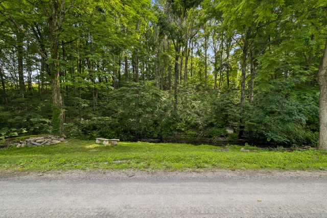 698 Tooley Branch Rd, Westmoreland, TN 37186