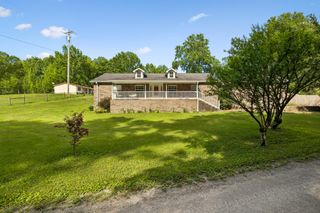 698 Tooley Branch Rd, Westmoreland, TN 37186