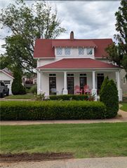 212 C Street, Bentonville, AR 72712