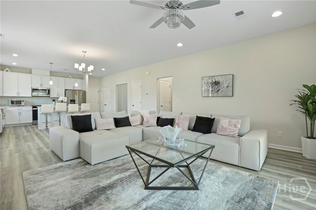 117 Mettler Loop, Richmond Hill, GA 31324